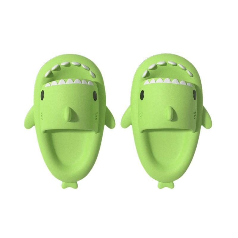 Chinelo Tubarão Infantil e Adulto - universo pequenino