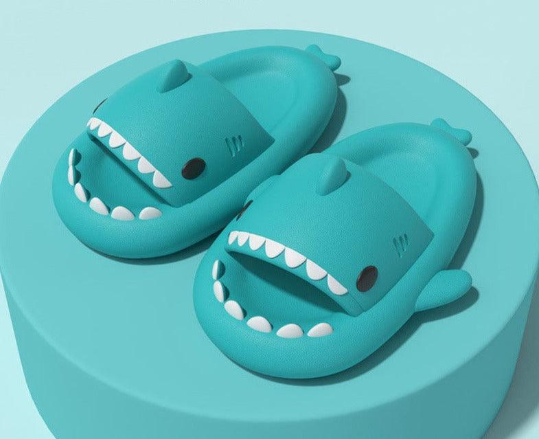 Chinelo Tubarão Infantil e Adulto - universo pequenino